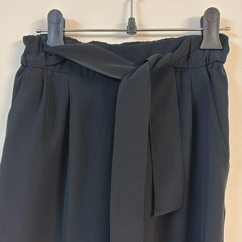Lululemon Athletica Women’s Noir Crop size 4 - Picture 5 of 7